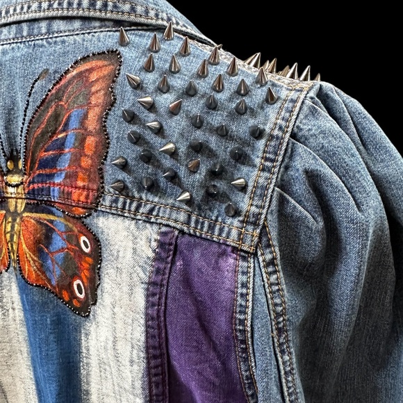 Akira Denim jacket sz MD handpainted butterfly/stripes metal spike studs OOAK - Picture 6 of 15